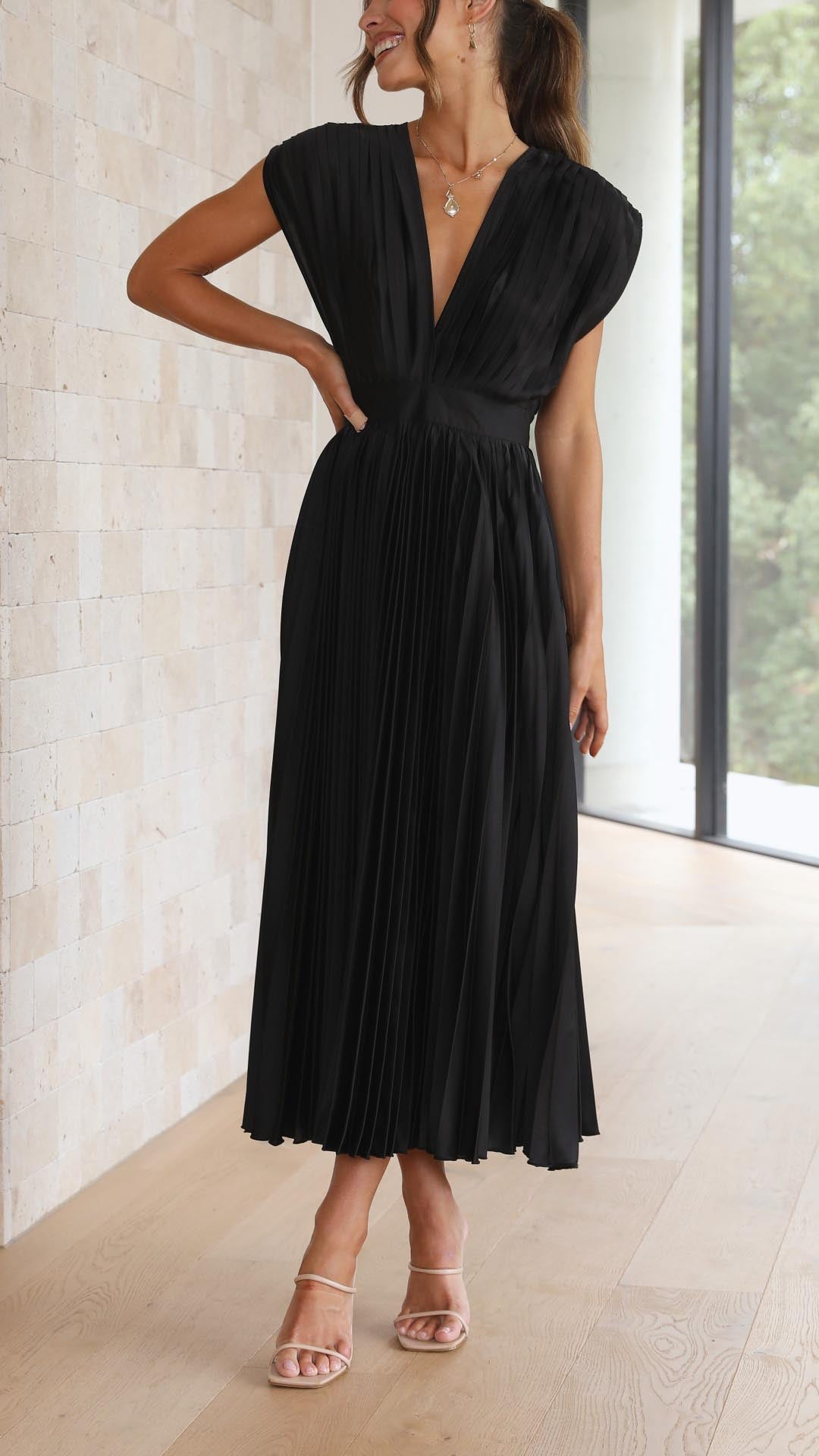 Westrows™ | Elegant Pleated Maxi Dress