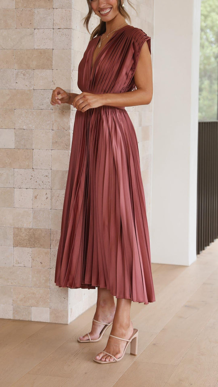 Westrows™ | Elegant Pleated Maxi Dress